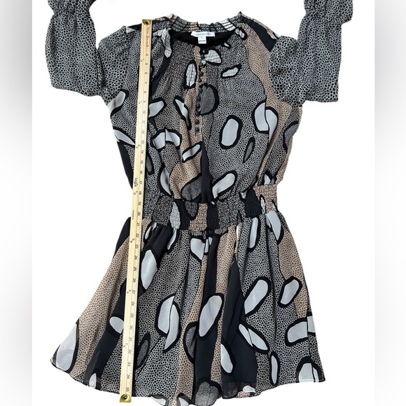 Diane von Furstenberg Kelley 100% Silk Dress — Style D950201O16, Size 8 - Picture 8 of 12